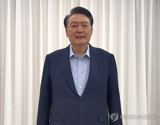 윤석열 대통령이 15일 공수처 출석 관련 대국민 담화를 하고 있다. 대통령실